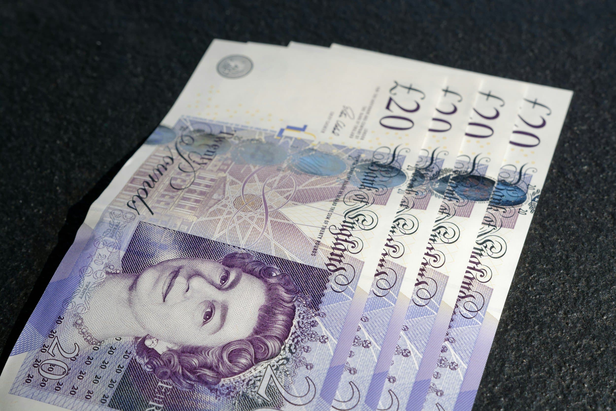uk-20-pound-notes-stack.jpg